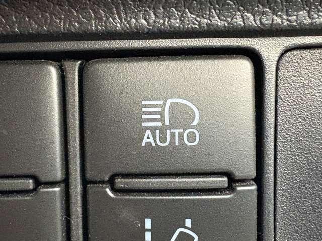 カローラフィールダー １．５ハイブリッドＧ　Ｗ×Ｂ　５名　★禁煙車★ハーフレザー★ＳＳＤナビ★フルセグ★Ｂカメラ★ＥＴＣ★ＬＥＤライト★純正ＡＷ★（17枚目）