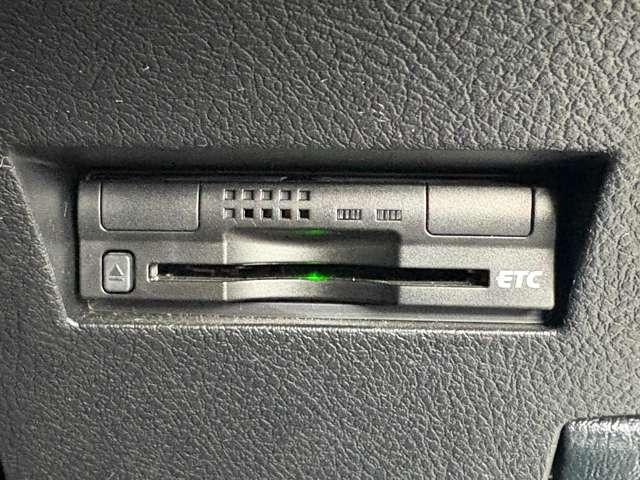 カローラフィールダー １．５ハイブリッドＧ　Ｗ×Ｂ　５名　★禁煙車★ハーフレザー★ＳＳＤナビ★フルセグ★Ｂカメラ★ＥＴＣ★ＬＥＤライト★純正ＡＷ★（20枚目）