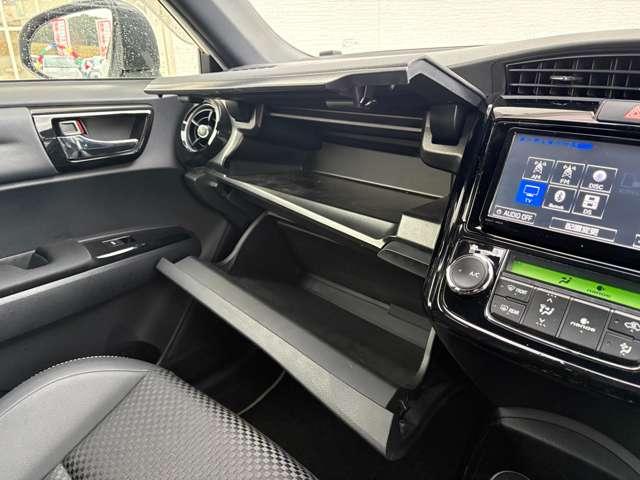 カローラフィールダー １．５ハイブリッドＧ　Ｗ×Ｂ　５名　★禁煙車★ハーフレザー★ＳＳＤナビ★フルセグ★Ｂカメラ★ＥＴＣ★ＬＥＤライト★純正ＡＷ★（21枚目）