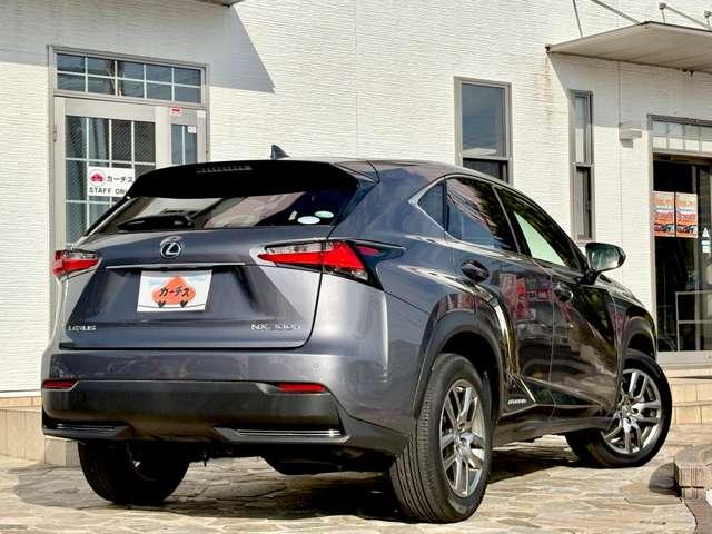 ＮＸ ３００ｈバージョンＬ　５名　１オ－ナ－禁煙／黒レザーシート／メーカーＳＤナビ＆バックカメラ／電動テール／シートヒーター＆ベンチレーション／後席電動格納／ナノイー／３眼ＬＥＤヘッドライト（5枚目）