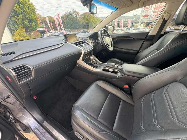 ＮＸ ３００ｈバージョンＬ　５名　１オ－ナ－禁煙／黒レザーシート／メーカーＳＤナビ＆バックカメラ／電動テール／シートヒーター＆ベンチレーション／後席電動格納／ナノイー／３眼ＬＥＤヘッドライト（27枚目）