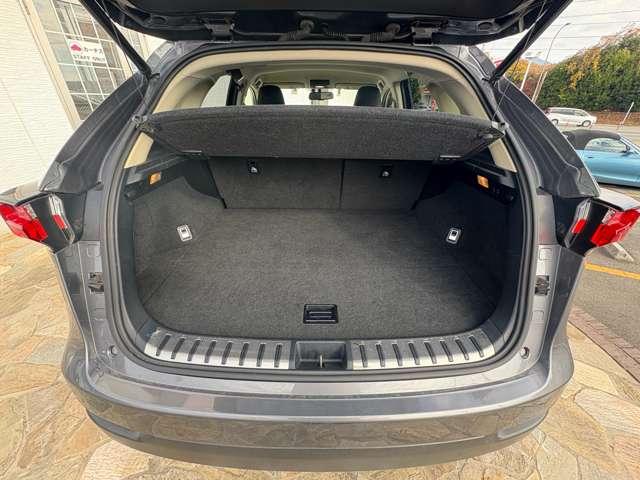 ＮＸ ３００ｈバージョンＬ　５名　１オ－ナ－禁煙／黒レザーシート／メーカーＳＤナビ＆バックカメラ／電動テール／シートヒーター＆ベンチレーション／後席電動格納／ナノイー／３眼ＬＥＤヘッドライト（34枚目）