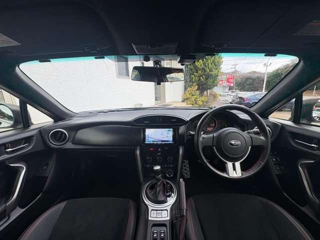 ＢＲＺ ２．０Ｓ　４名　禁煙車／パドルシフト／Ｂｌｕｅｔｏｏｔｈ／バックカメラ／ＥＴＣ／ハーフレザーシート／シートヒーター／フルセグＴＶ／純正１７ＡＷ／スマートーキー／ＨＩＤヘッドライト／純正フォグランプ／純正リアスポイラー（7枚目）