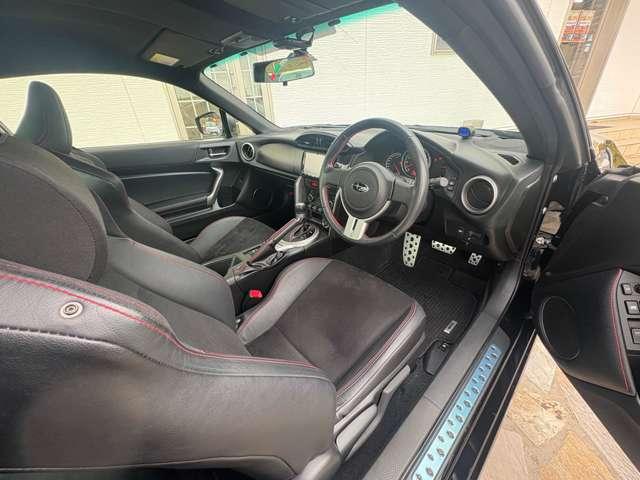 ＢＲＺ ２．０Ｓ　４名　禁煙車／パドルシフト／Ｂｌｕｅｔｏｏｔｈ／バックカメラ／ＥＴＣ／ハーフレザーシート／シートヒーター／フルセグＴＶ／純正１７ＡＷ／スマートーキー／ＨＩＤヘッドライト／純正フォグランプ／純正リアスポイラー（21枚目）