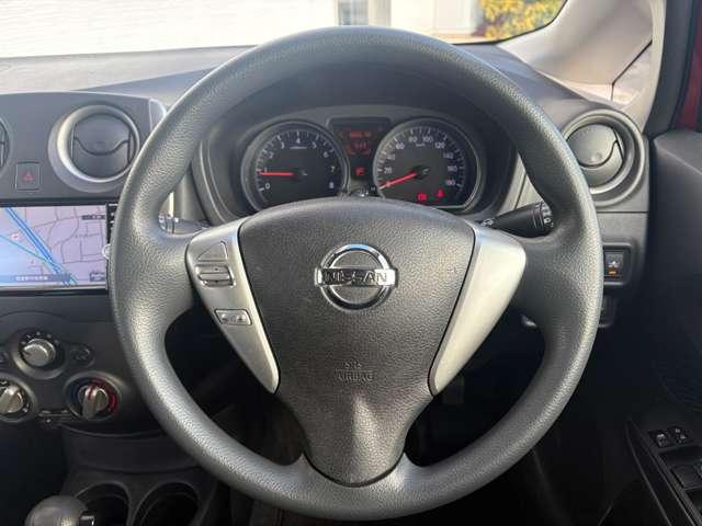 �y�n���h���z�X�e�A�����O�����ꂢ�ł��B�X�e�A�����O�\�ʂ̃X���͂������܂���B�j���E������킸�O���b�v�����������肫�܂��̂ŁA�^�]���̃X�g���X�y���Ɍq�����Ă��܂��B