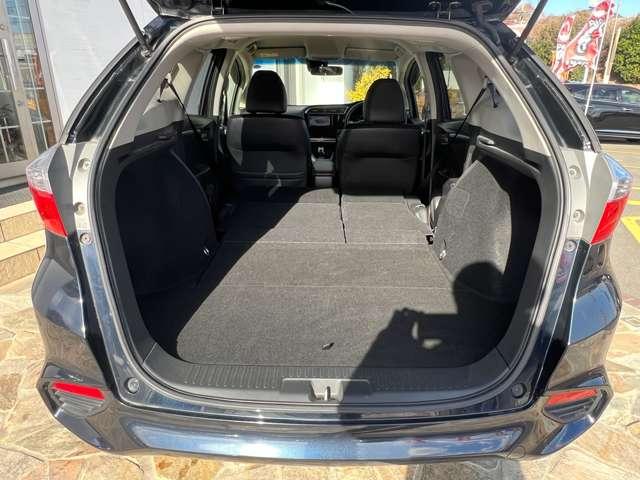 �y�g�����N�z�傫�ȊJ�����̉׎��X�y�[�X�͂ƂĂ��L�X�Ƃ��Ă��܂��B�傫�ȉו����y�X���[�ł����Ⴂ�܂��B�X�y�[�X�͍L���ɉz�������͂���܂���ˁB���m�������������Ƃ��̐������ڂɂ͂����ӂ��i�O�@�O�j�^