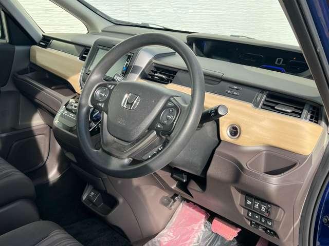 フリードハイブリッド ハイブリッド・Ｇホンダセンシング　★禁煙車★バックカメラ★両側パワースライドドア★クルーズコントロール★先行車発進通知★ホンダセンシング★（12枚目）