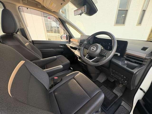 セレナ １．４ｅ－ＰＯＷＥＲハイウェイスターＶ　８名　禁煙車★フリップダウンモニター★プロパイロット★エマージェンシーブレーキ★デジタルインナーミラー★ＢＳＭ★電子パーキング★パーキングセンサー★（28枚目）