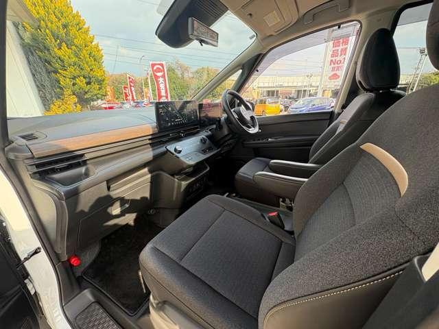 セレナ １．４ｅ－ＰＯＷＥＲハイウェイスターＶ　８名　禁煙車★フリップダウンモニター★プロパイロット★エマージェンシーブレーキ★デジタルインナーミラー★ＢＳＭ★電子パーキング★パーキングセンサー★（30枚目）