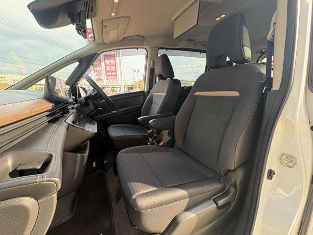 セレナ １．４ｅ－ＰＯＷＥＲハイウェイスターＶ　８名　禁煙車★フリップダウンモニター★プロパイロット★エマージェンシーブレーキ★デジタルインナーミラー★ＢＳＭ★電子パーキング★パーキングセンサー★（31枚目）