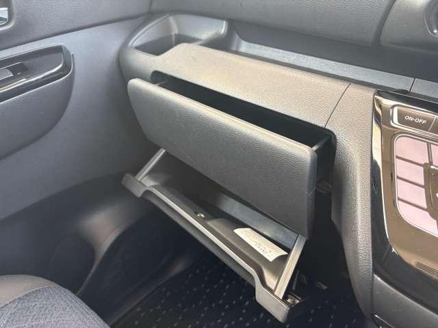 �u�A�C�h�����O�X�g�b�v�v�@�M���ȂǂŒ�܂������Ɏ����ŃG���W�����X�g�b�v���R�����ɍv����