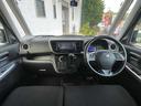 ベンチシートでゆったり運転できるフロントシートです★