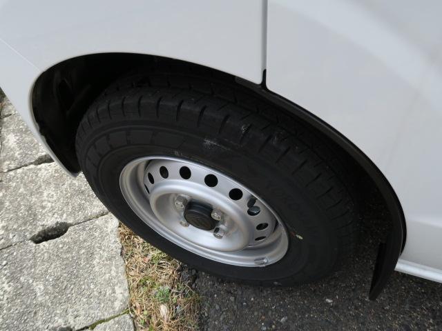 エブリイ ＰＡ　届け出済み未使用車　セレクト４ＷＤ車　デュアルカメラサポート　パーキングセンサー　トラクションコントロール　エアコン　パワーステアリング　Ｗエアバッグ（9枚目）