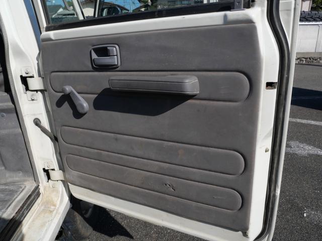 エルフトラック 　Ｗキャブ　エアコン　パワーステアリング　パワーウィンドウ　エアバッグ　ラジオ（13枚目）