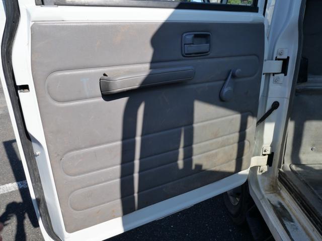 エルフトラック 　Ｗキャブ　エアコン　パワーステアリング　パワーウィンドウ　エアバッグ　ラジオ（15枚目）