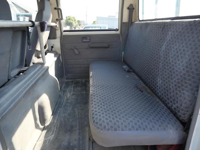 エルフトラック 　Ｗキャブ　エアコン　パワーステアリング　パワーウィンドウ　エアバッグ　ラジオ（18枚目）