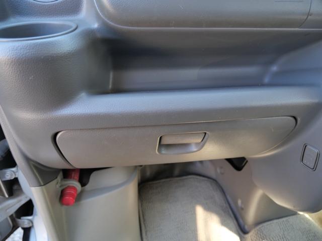 ミニキャブバン M エアコン パワーステアリング Wエアバッグ ライトレベル調節 ラジオ 記録簿(18枚目)