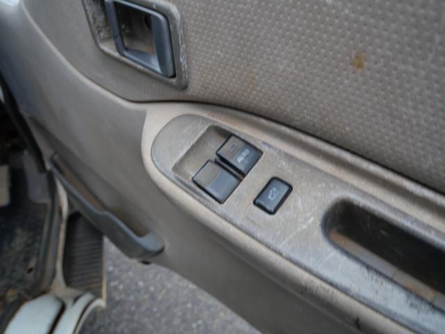 ボンゴトラック ワイドローＤＸ　エアコン　パワーステアリング　パワーウィンドウ　エアバッグ　ラジオ（16枚目）