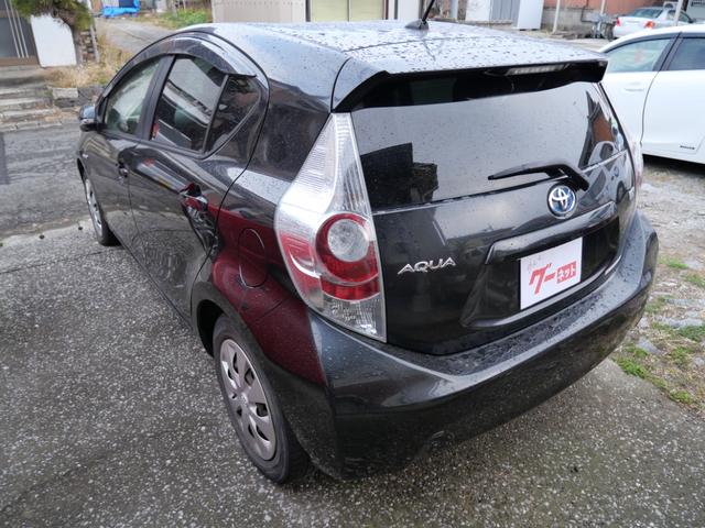 アクア Ｓ　ナビ　フルセグ　バックモニター　スマートキー　プッシュスタート　ＥＴＣ　オートエアコン　電動格納ミラー　パワーウィンドウ（5枚目）