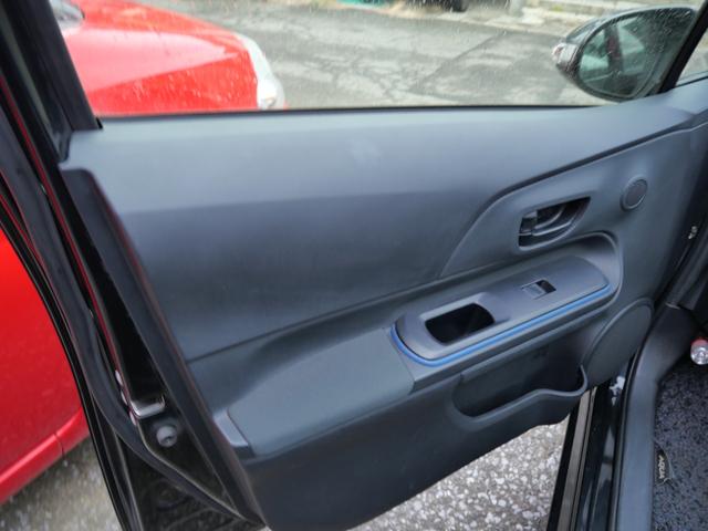 アクア Ｓ　ナビ　フルセグ　バックモニター　スマートキー　プッシュスタート　ＥＴＣ　オートエアコン　電動格納ミラー　パワーウィンドウ（14枚目）