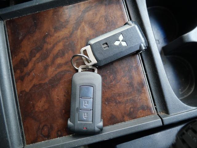 デリカＤ：５ Ｍ　リミテッド　ワンオーナー　左側電動スライドドア　ナビ　バックモニター　スマートキー　オートエアコン　ウッドパネル　トラクションコントロール（33枚目）