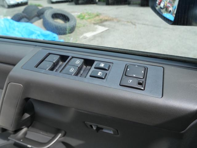 タイタン クルーキャブＬＥ　本革パワーシート　シートヒーター　キーレスエントリー　ナビ　ＴＶ　ブリスターフェンダー　社外１７インチアルミホイール　リフトアップ　セレクト４ＷＤ　ＥＴＣ（35枚目）