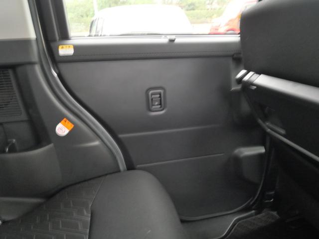 ルーミー カスタムＧ－Ｔ　両側電動スライドドア　スマートキー　プッシュスタート　ＥＴＣ　ナビ　バックモニター　フルセグ　コーナーセンサー　トラクションコントロール（13枚目）