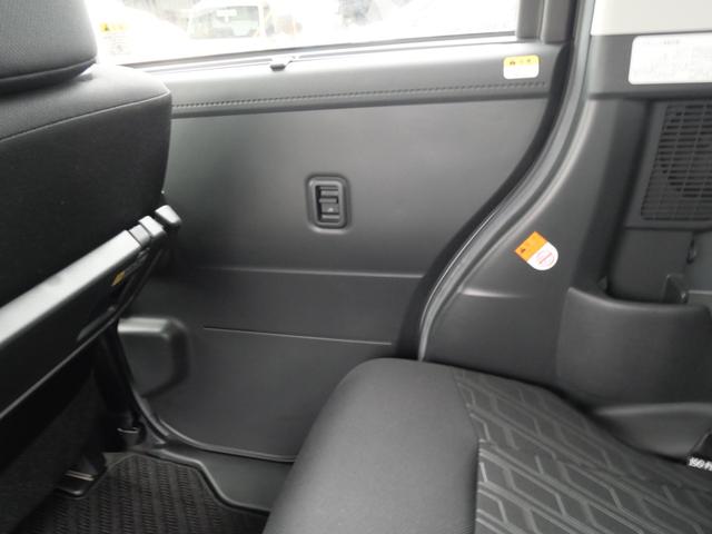 ルーミー カスタムＧ－Ｔ　両側電動スライドドア　スマートキー　プッシュスタート　ＥＴＣ　ナビ　バックモニター　フルセグ　コーナーセンサー　トラクションコントロール（15枚目）