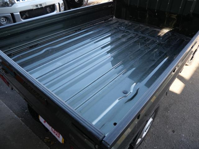 キャリイトラック 農繁スペシャル　セレクト４ＷＤ車　エアコン　パワーステアリング　パワーウィンドウ　Ｗエアバッグ　記録簿　キーレスエントリー　作業灯　三方開（8枚目）