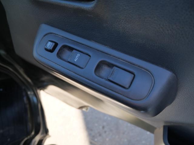 キャリイトラック 農繁スペシャル　セレクト４ＷＤ車　エアコン　パワーステアリング　パワーウィンドウ　Ｗエアバッグ　記録簿　キーレスエントリー　作業灯　三方開（17枚目）