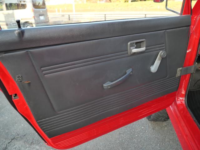 ジムニー サマーウインド リミテッド FRバンパー 社外16インチアルミホイール リフトアップ CD オーバーフェンダー パワーステアリング エアコン(10枚目)