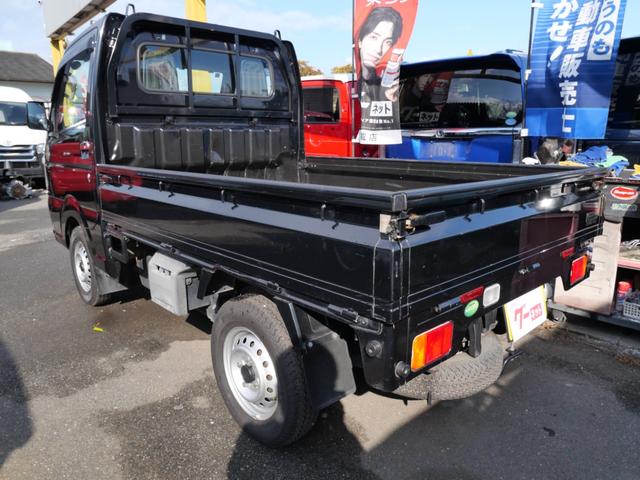 キャリイトラック ＫＣスペシャル　セレクト４ＷＤ車　エアコン　パワーステアリング　パワーウインドウ　Ｗエアバッグ　キーレスエントリー　ＥＴＣ　ラジオ　レザー調シートカバー　三方開（7枚目）