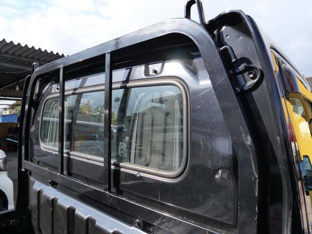キャリイトラック ＫＣスペシャル　セレクト４ＷＤ車　エアコン　パワーステアリング　パワーウインドウ　Ｗエアバッグ　キーレスエントリー　ＥＴＣ　ラジオ　レザー調シートカバー　三方開（10枚目）