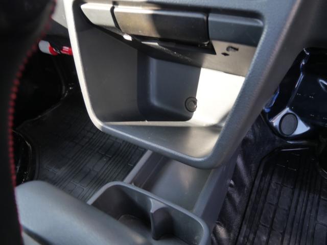 キャリイトラック ＫＣスペシャル　セレクト４ＷＤ車　エアコン　パワーステアリング　パワーウインドウ　Ｗエアバッグ　キーレスエントリー　ＥＴＣ　ラジオ　レザー調シートカバー　三方開（26枚目）