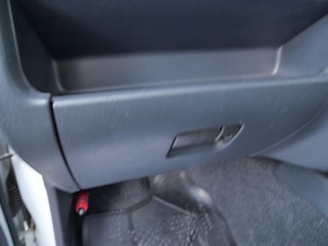 ジムニー ＸＣ　ＣＤ　キーレスエントリー　電動格納ミラー　ライトレベル調節　記録簿　純正１６インチアルミホイール　背面タイヤ　パワーウィンドウ（15枚目）