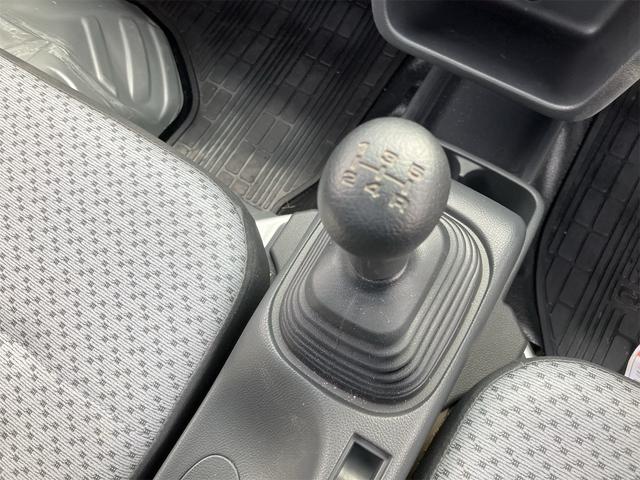 キャリイトラック ＫＣエアコン・パワステ　パートタイム４ＷＤ　デュアルカメラブレーキサポート　レーンアシスト　横滑り防止装置　アイドリングストップ　クリアランスソナー　５速ミッション　パワーウィンドウ付　キーレスエントリー（7枚目）