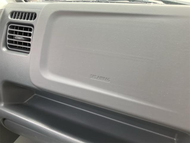 キャリイトラック ＫＣエアコン・パワステ　パートタイム４ＷＤ　デュアルカメラブレーキサポート　レーンアシスト　横滑り防止装置　アイドリングストップ　クリアランスソナー　５速ミッション　パワーウィンドウ付　キーレスエントリー（12枚目）