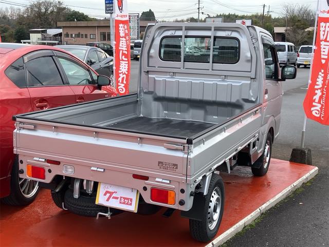 キャリイトラック ＫＣエアコン・パワステ　パートタイム４ＷＤ　デュアルカメラブレーキサポート　レーンアシスト　横滑り防止装置　アイドリングストップ　クリアランスソナー　５速ミッション　パワーウィンドウ付　キーレスエントリー（24枚目）