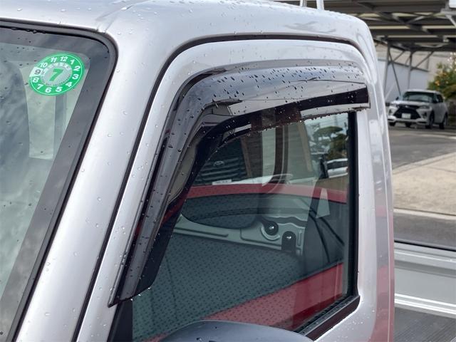 キャリイトラック ＫＣエアコン・パワステ　パートタイム４ＷＤ　デュアルカメラブレーキサポート　レーンアシスト　横滑り防止装置　アイドリングストップ　クリアランスソナー　５速ミッション　パワーウィンドウ付　キーレスエントリー（35枚目）