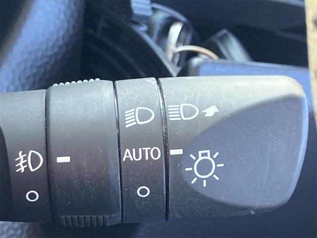 ルーミー カスタムＧ　９インチディスプレイオーディオ　地デジＴＶ　バックカメラ　Ｂｌｕｅｔｏｏｔｈ　両側電動スライドドア　オートライト　ＬＥＤヘッドライト　衝突軽減ブレーキ　クリアランスソナー　アイドリングストップ（16枚目）