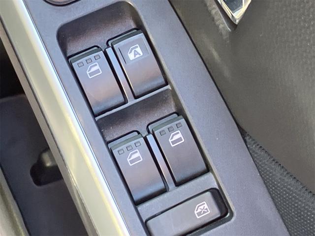 ルーミー カスタムＧ　９インチディスプレイオーディオ　地デジＴＶ　バックカメラ　Ｂｌｕｅｔｏｏｔｈ　両側電動スライドドア　オートライト　ＬＥＤヘッドライト　衝突軽減ブレーキ　クリアランスソナー　アイドリングストップ（20枚目）