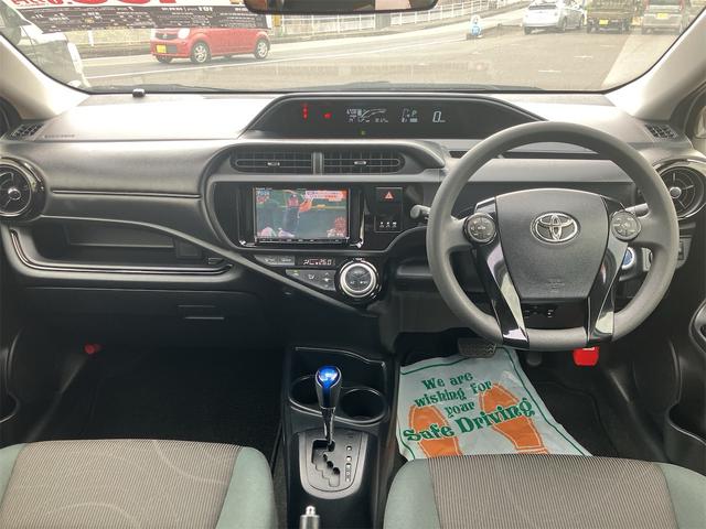 アクア Ｓスタイルブラック　ナビ地デジＴＶ　バックカメラ　Ｂｌｕｅｔｏｏｔｈ　スマートキー　ＥＴＣ　プッシュスターター　車検令和１０年３月　衝突軽減ブレーキ　オートマチックハイビーム　レーンアシスト（2枚目）