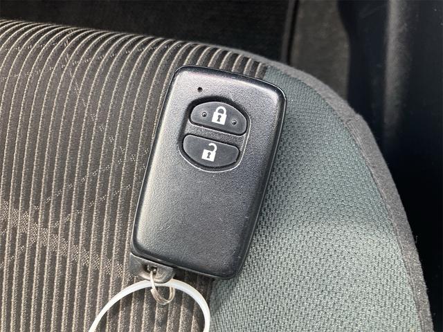 アクア Ｓスタイルブラック　ナビ地デジＴＶ　バックカメラ　Ｂｌｕｅｔｏｏｔｈ　スマートキー　ＥＴＣ　プッシュスターター　車検令和１０年３月　衝突軽減ブレーキ　オートマチックハイビーム　レーンアシスト（9枚目）