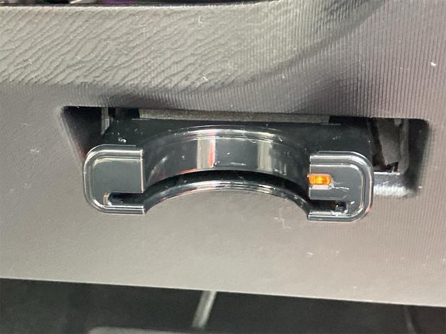 アクア Ｓスタイルブラック　ナビ地デジＴＶ　バックカメラ　Ｂｌｕｅｔｏｏｔｈ　スマートキー　ＥＴＣ　プッシュスターター　車検令和１０年３月　衝突軽減ブレーキ　オートマチックハイビーム　レーンアシスト（11枚目）