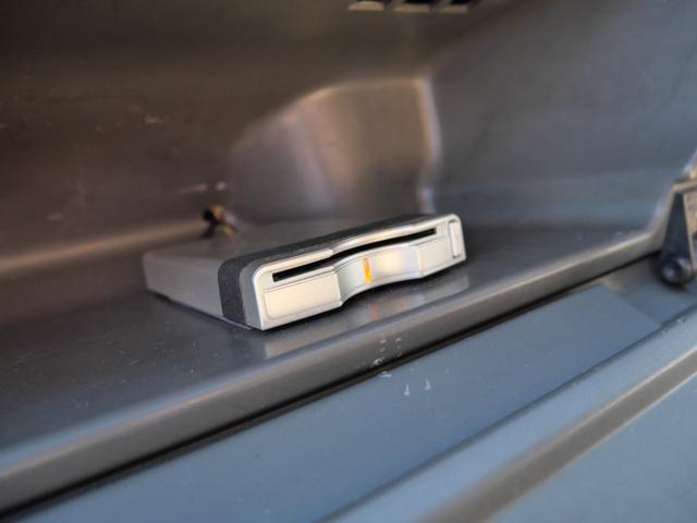 ジムニー ワイルドウインド　メモリーナビ　ＴＶ　ＣＤ　社外キーレスエントリー　社外デジタルインナーミラー　レザー調シートカバー　ＥＴＣ　ＦＲバンパー（15枚目）