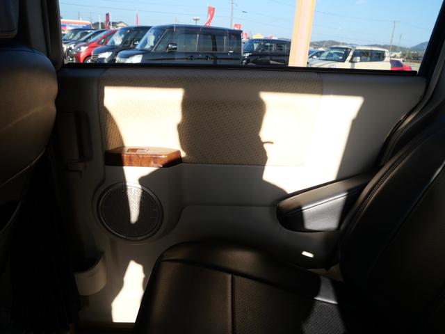 デリカＤ：５ エクシードＩＩ　純正ナビ　バックモニター　左側電動スライドドア　ウッドパネル　ＥＴＣ　レザー調シートカバー　社外デジタルインナーミラー（15枚目）