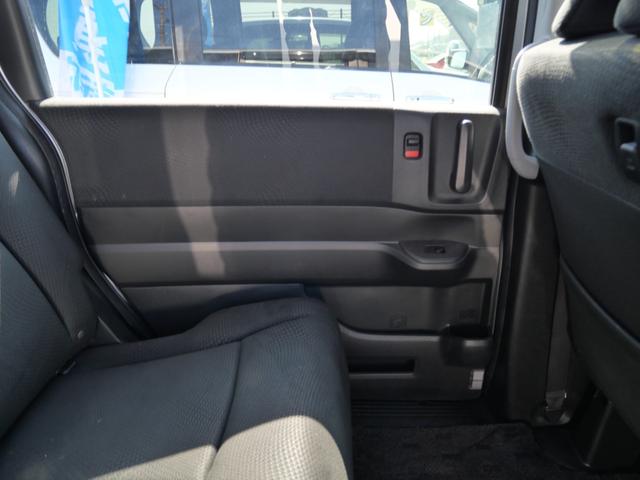 ステップワゴンスパーダ Ｚ　両側電動スライドドア　ナビ　バックモニター　フルセグ　フリップダウンモニター　ＥＴＣ　オートエアコン　トラクションコントロール（13枚目）