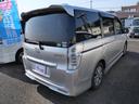 ステップワゴンスパーダ Ｚ　両側電動スライドドア　ナビ　バックモニター　フルセグ　フリップダウンモニター　ＥＴＣ　オートエアコン　トラクションコントロール（7枚目）