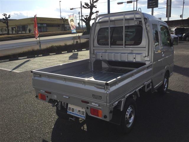 スーパーキャリイ Ｘ　４ＷＤ　届出済未使用車　オートマ車　キーレスエントリー　アイドリングストップ　横滑り防止機能　フル装備（15枚目）