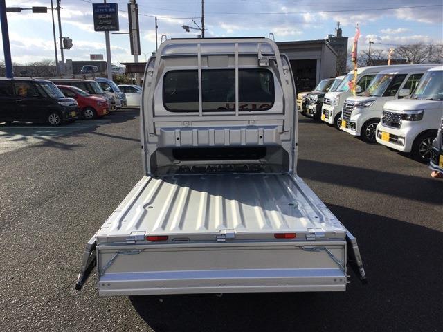スーパーキャリイ Ｘ　４ＷＤ　届出済未使用車　オートマ車　キーレスエントリー　アイドリングストップ　横滑り防止機能　フル装備（18枚目）
